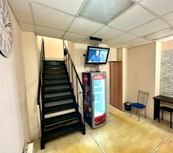 Общий 7-местный номер для мужчин и женщин с удобствами на этаже в Rest Home