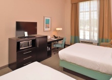 Четырёхместный номер Superior в Holiday Inn Express & Suites Austin South, an IHG Hotel