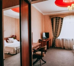 Номер полулюкс в Bridge hotel