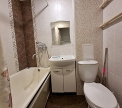 Двухместные апартаменты c 1 комнатой с балконом и с красивым видом из окна (двуспальная кровать) в Апартаменты Дзержинского 92Б