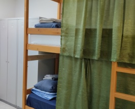 Койко-место в восьмиместном общем номере для мужчин и женщин   в Малахит