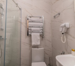 Двухместный номер (Малый корпус) Стандарт c 1 комнатой 2 отдельные кровати в Литфонд