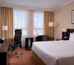 Делюкс с одной большой кроватью размера "King size" (с видом на город) в Cort Inn St-Petersburg Hotel & Conference Center