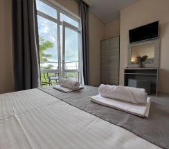 Улучшенный трехместный  номер 1 этаж в Moon