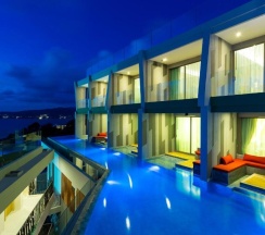 Двухместный номер Pool Access Deluxe с видом на море двуспальная кровать в Crest Resort & Pool Villas