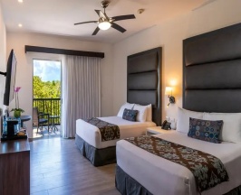 Двухместный номер Deluxe (двуспальная кровать) в Residences at The Fives