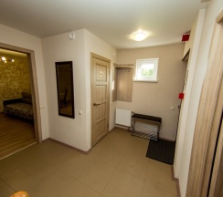 Шестиместный коттедж с балконом в Хвалынь