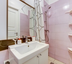 Улучшеный трёхместный с собственным душем (3 этаж) в Аврора на Почтамтской