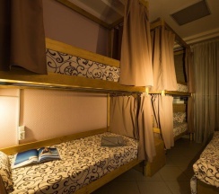Кровать в женском 4-местном номере (удобства на этаже) в I hostel