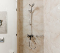 Бизнес с двуспальной кроватью KING SIZE в Raymond