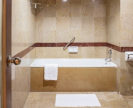 Двухместный номер Superior двуспальная кровать в Baiyoke Sky Hotel