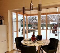 Семейный коттедж с красивым видом из окна в Domovoy