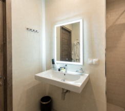 Двухместный номер Делюкс двуспальная кровать в Отель Downtown Suites Hotel Yerevan