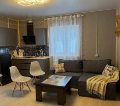 Апартаменты с 3 комнатами с балконом в Forester