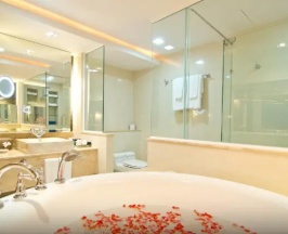 Люкс Thai Heritage Theme с 2 комнатами в Royal Cliff Beach Hotel Pattaya