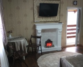 Люкс с балконом и с красивым видом из окна в Пикник