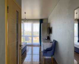 Двухместный люкс (3 этаж) с балконом двуспальная кровать в Eco Life