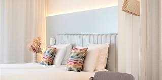 Канны: Отель Croisette Beach Hotel Cannes MGallery Collection