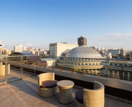 Полулюкс с террасой с 1 кроватью «King size» в Grand Autograph Hotel Novosibirsk