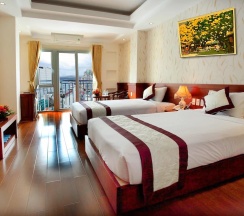 Двухместный номер Grand с балконом двуспальная кровать в Golden Sand Hotel
