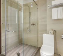 Номер Premier в Canvas Danang Beach Hotel