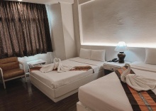 Трёхместный номер Deluxe в River Grand Hotel Hat Yai