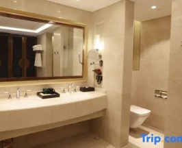 Двухместный номер Standard с видом на озеро (2 отдельные кровати) в Tangla Hotel Sanya