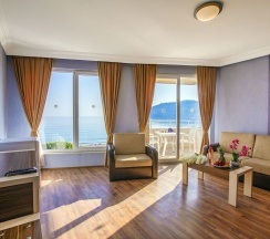 Люкс в Hawaii Suite Beach Hotel