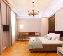 Улучшенный люкс с кроватью размера "king-size" в ITALYANSKAYA 29 Hotel