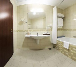 Номер полулюкс с 1 двуспальной кроватью в Гранд отель Казань
