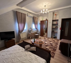 Комната стандарт (мансарда) в Ksanta's House (Ксанта Хаус)