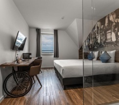Двухместный номер Superior двуспальная кровать в Velotel Brugge