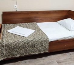 Кровать в 4-местном общем номере в Smart Hotel KDO Миасс