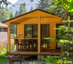 Четырёхместный коттедж с 2 комнатами с красивым видом из окна в Forest house resort