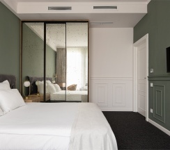 Люкс с видом на парк и балконом в Королева Луиза