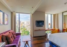 Четырёхместный номер Premium в Hotel Indigo Bangkok Wireless Road, an IHG Hotel