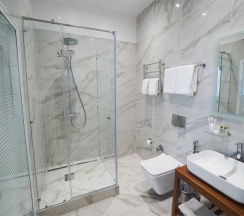 Номер-студио с двумя раздельными кроватями и видом на озеро в F911