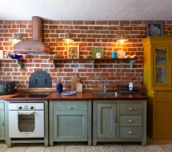 Зелёный Дом, ул. Теремки, 8 в Зеленый дом