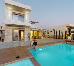 Вилла с 2 комнатами в 3 Muses Luxury Villas