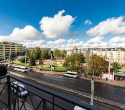 Апартаменты в Апартаменты Двухкомнатные Центр, площадь Победы, Театральная 15, Колибри#15