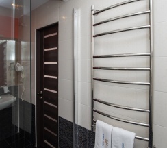 Люкс 2-х комнатный 2-х местный с большой кроватью в Жемчуг