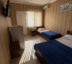 Трёхместный стандарт с видом на море в Дежавю