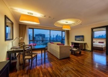 Двухместный люкс Executive c 1 комнатой в Bandara Silom Suites