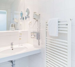 Трёхместный номер Standard в Hotel Domicil Hamburg by Golden Tulip