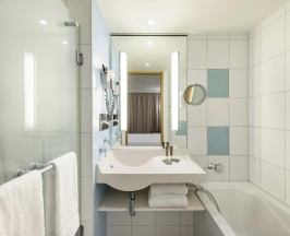 Двухместный номер Standard двуспальная кровать в Hotel Novotel Berlin Am Tiergarten