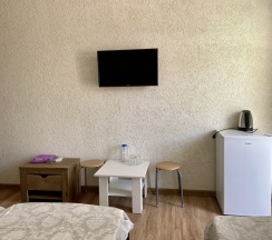Двухместный номер Standard с балконом и с красивым видом из окна двуспальная кровать в Кипарис