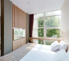 Трёхместный люкс семейный в Бургас