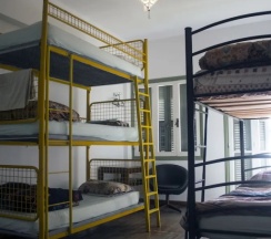 Кровать в общем номере с видом на город в Lima Sol House - Hostel