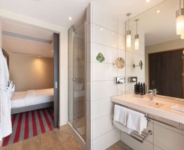Двухместный номер Privilege двуспальная кровать в Mercure Warszawa Grand
