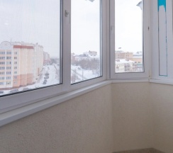 Двухместные апартаменты Standard с балконом (двуспальная кровать) в Апартаменты однокомнатные на Республике 67